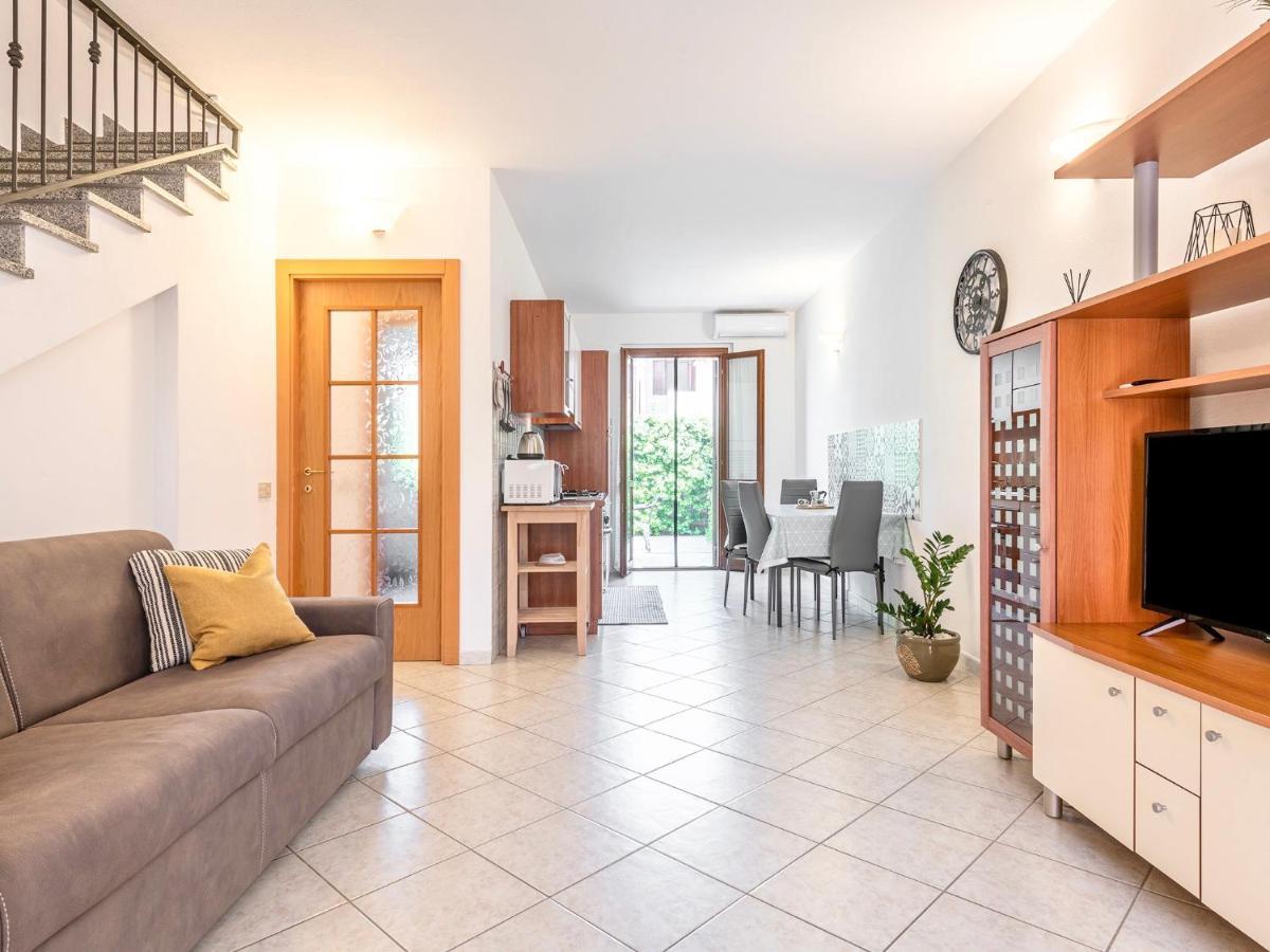 Vila A Casa Di Luca Pula Exteriér fotografie